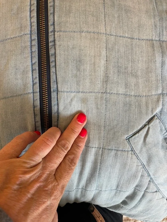 Farherty REVERSIBLE Light Wash Denim/Floral Quilted Jacket - Picture 11 of 11